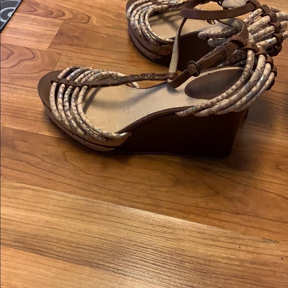 frye - Picture 3 of 4